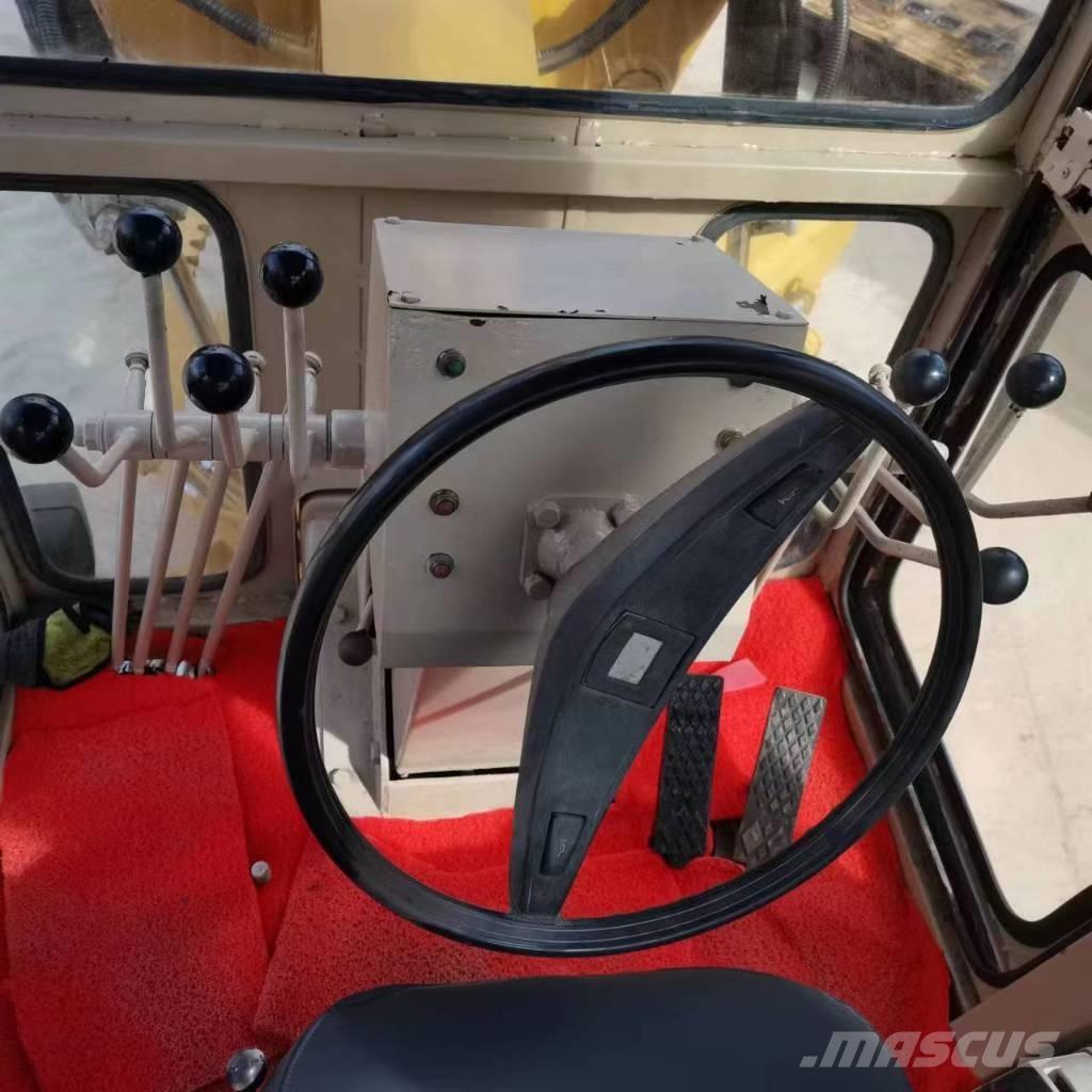 CAT 140k معدات تمهيد الطرق
