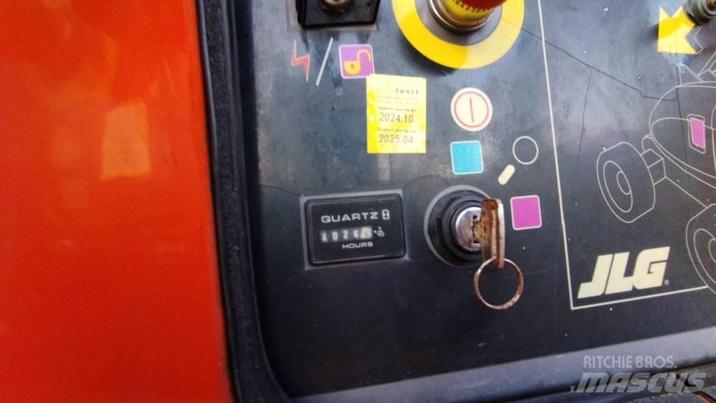 JLG 800 AJ رافعات سلة مفصلية