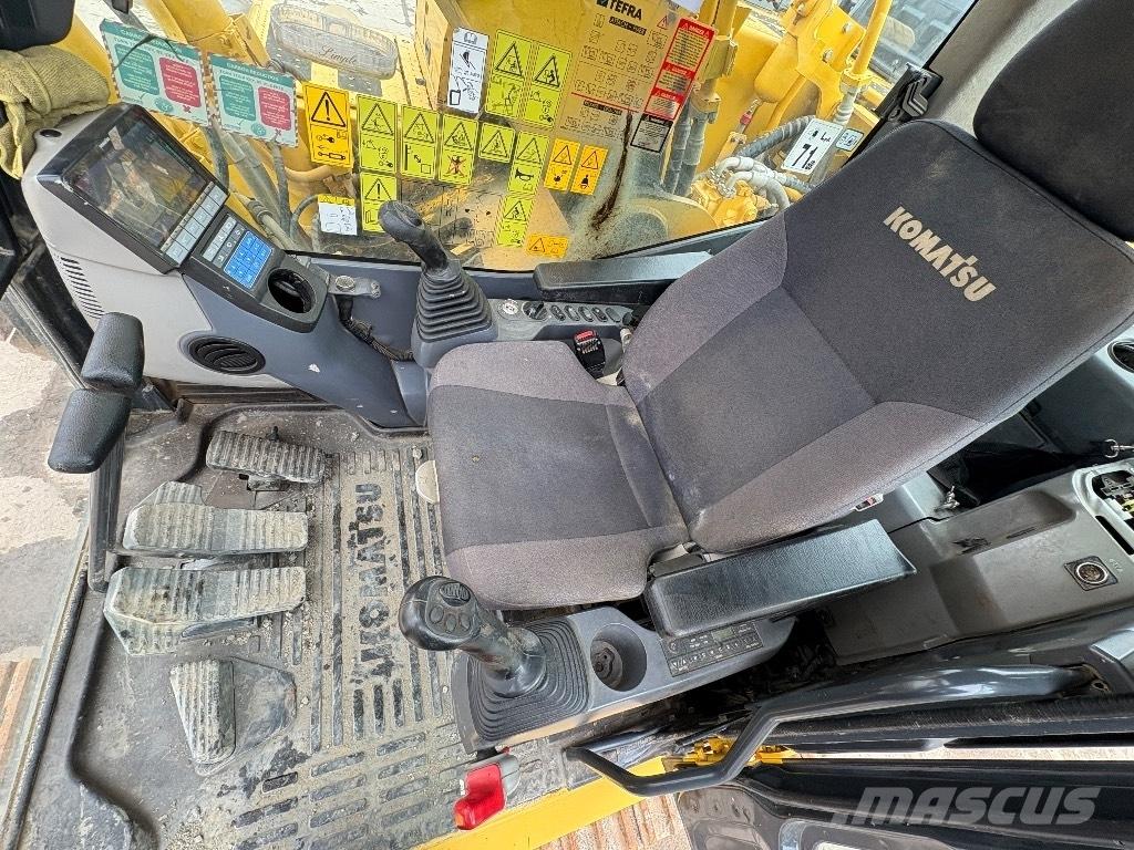 Komatsu PC 360 LC-11 حفارات زحافة