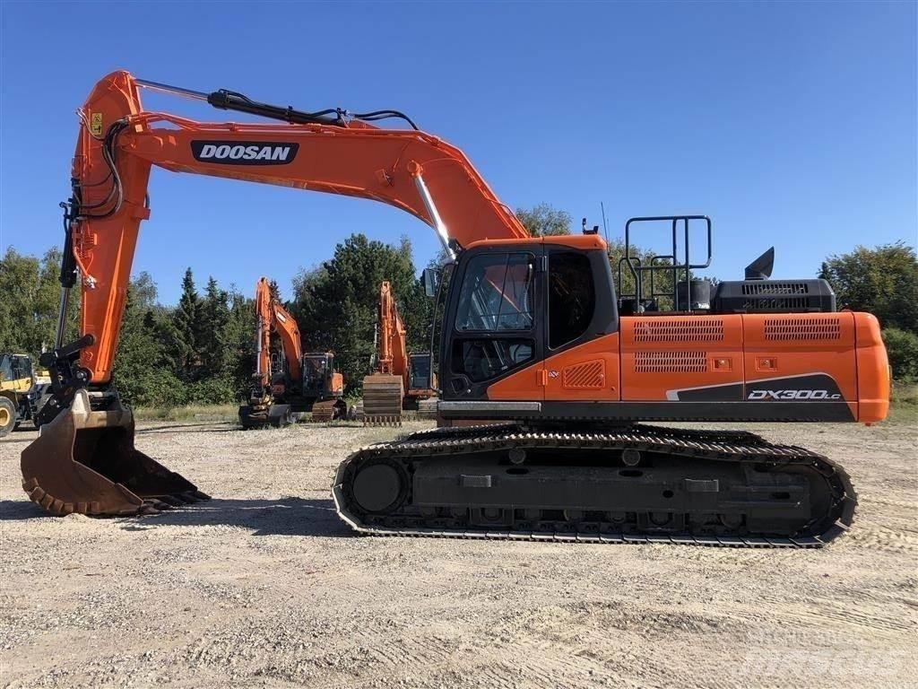 Doosan dx300 حفارات زحافة