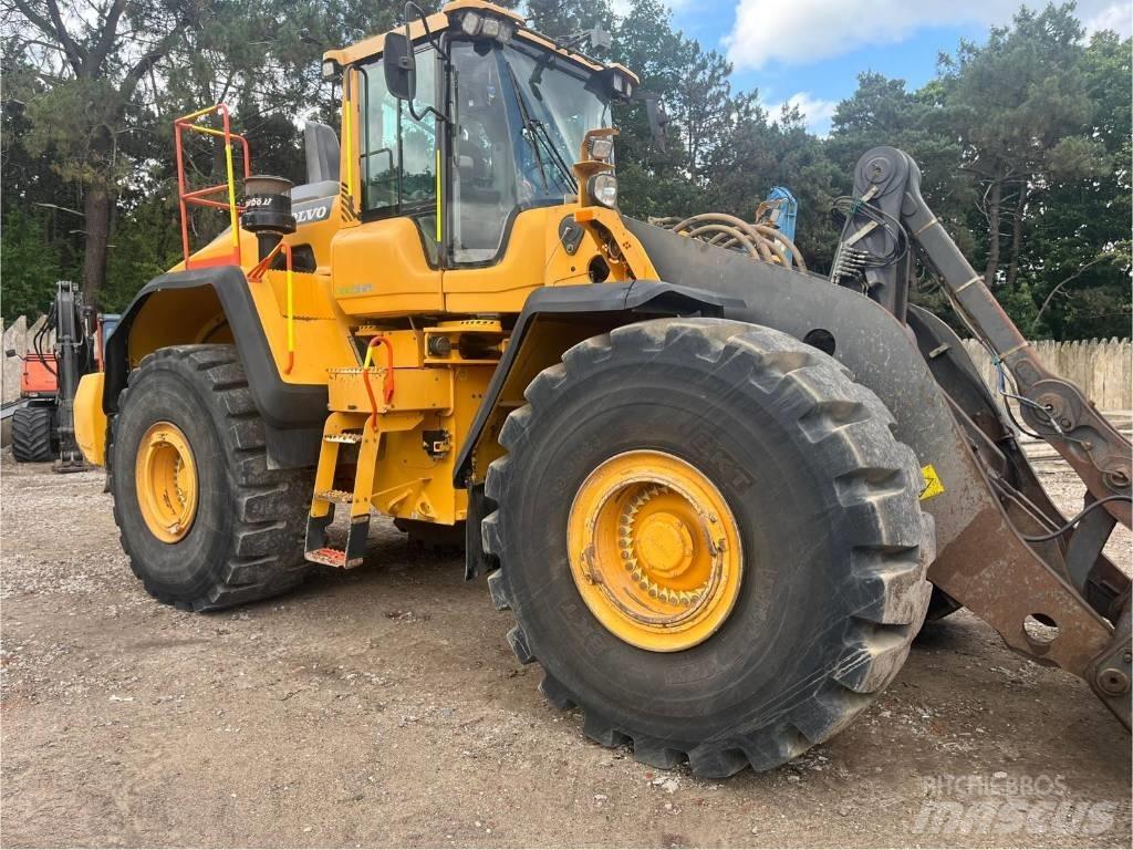 Volvo L 220 H لوادر بعجل