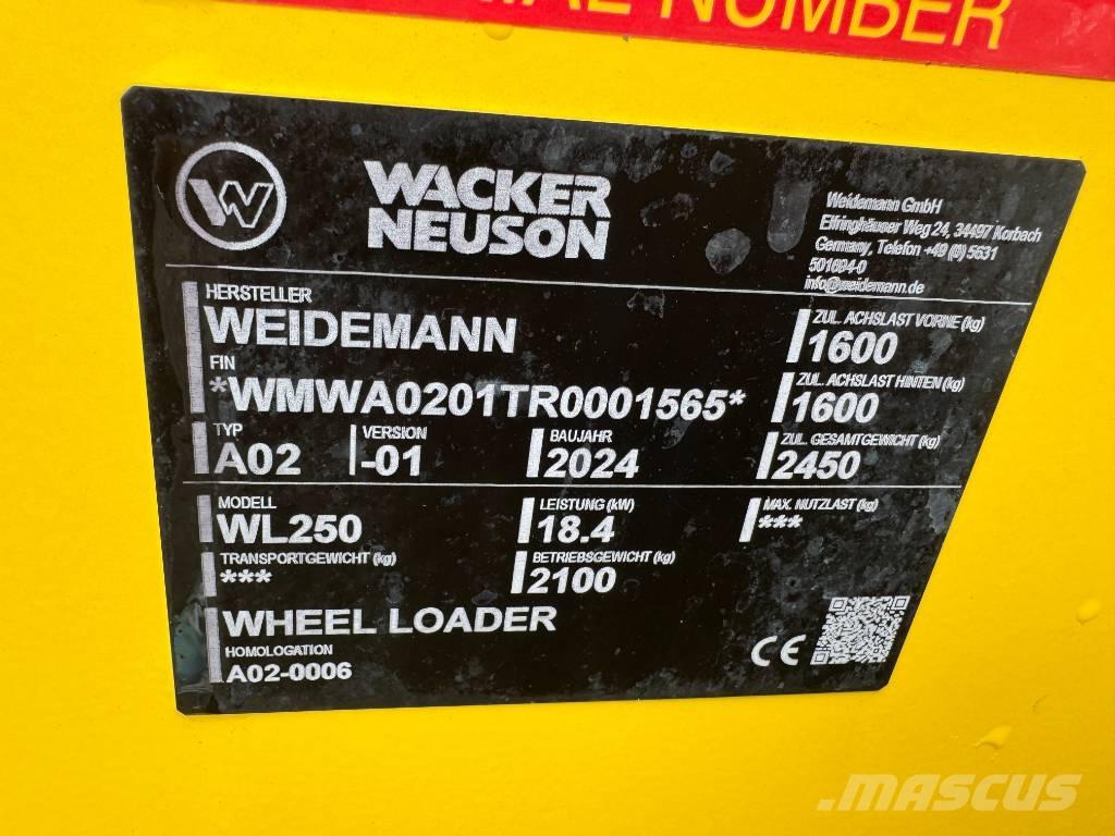Wacker Neuson WL 250 لوادر بعجل
