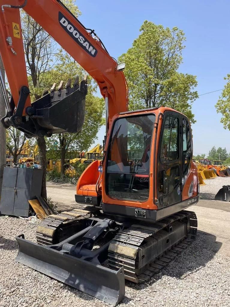 Doosan DX 75-9 C حفارات وسط 7 طن - 12 طن