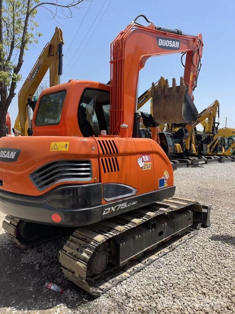 Doosan DX 75-9 C حفارات وسط 7 طن - 12 طن
