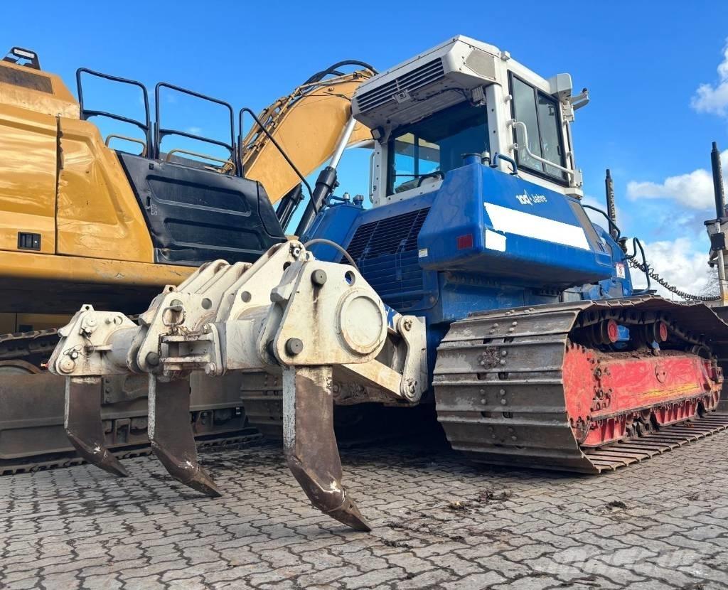 Komatsu D61PX-24 بلدوزرات مجنزرة