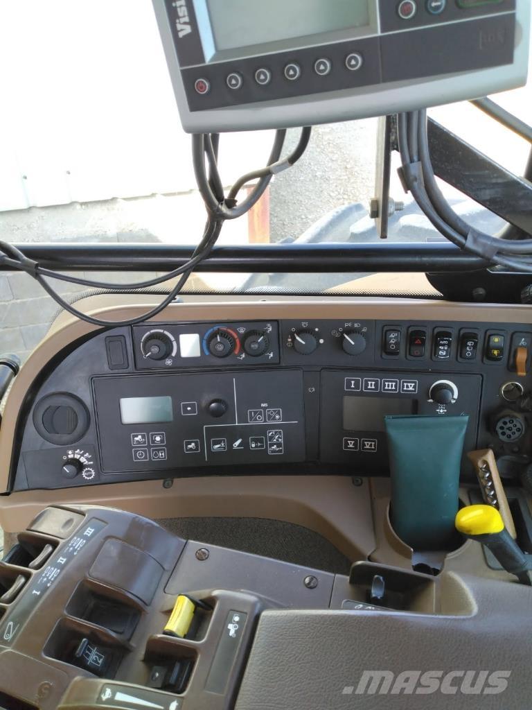 John Deere 7830 الجرارات