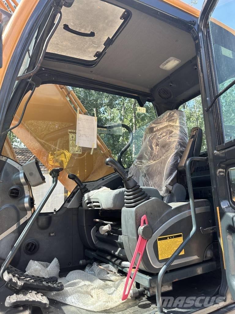 Hyundai R220LC-9S حفارات زحافة
