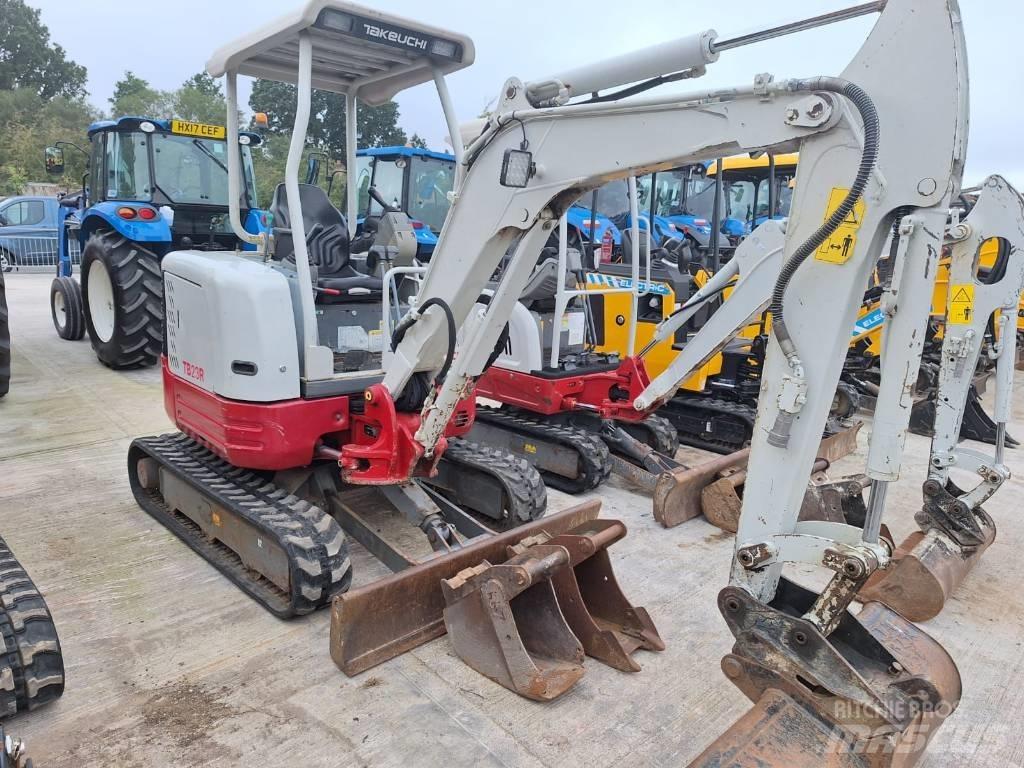 Takeuchi TB23R حفارات صغيرة أقل من 7 طن (حفارات صغيرة)