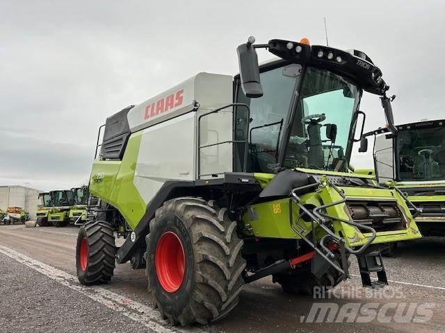CLAAS TRION 750 حصادات