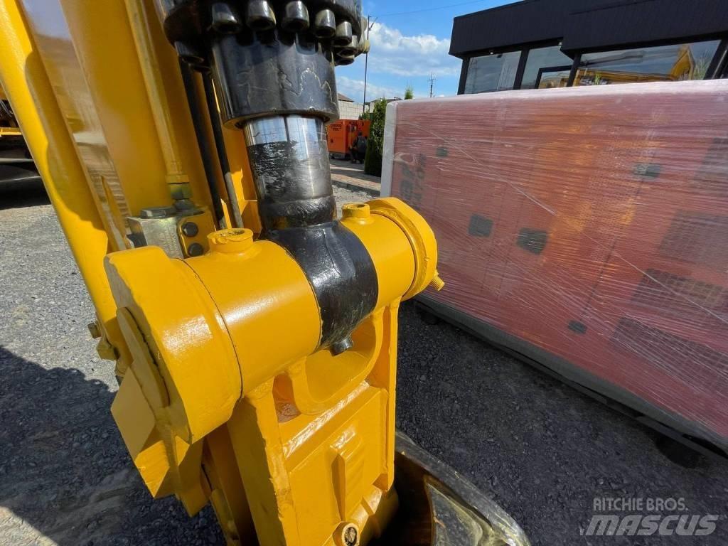 JCB JS 220 XD حفارات زحافة