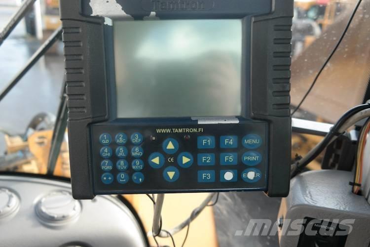 Volvo L220G لوادر بعجل