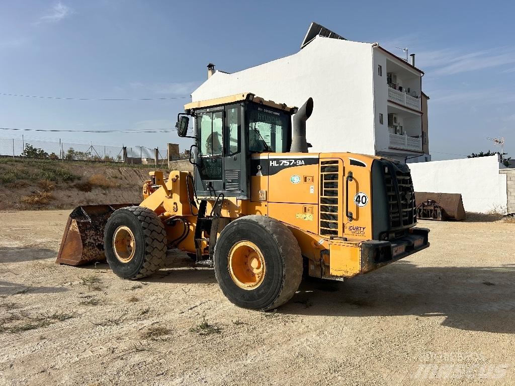 Hyundai HL 757-9 A لوادر بعجل