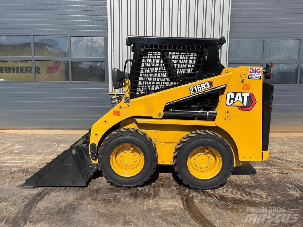 CAT 216B3 لوادر بعجل