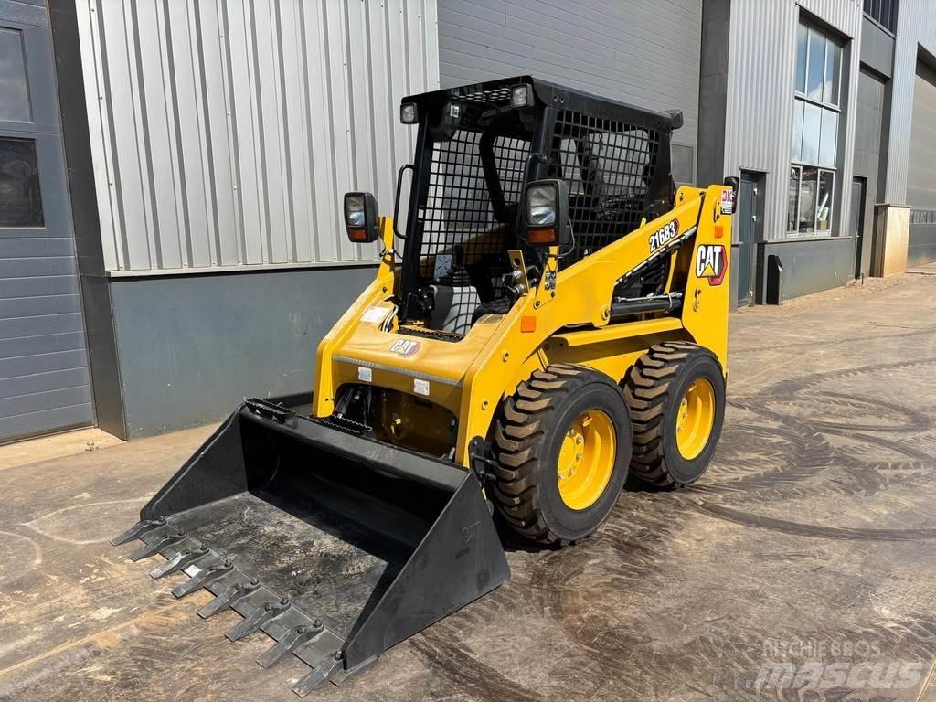CAT 216B3 لوادر بعجل