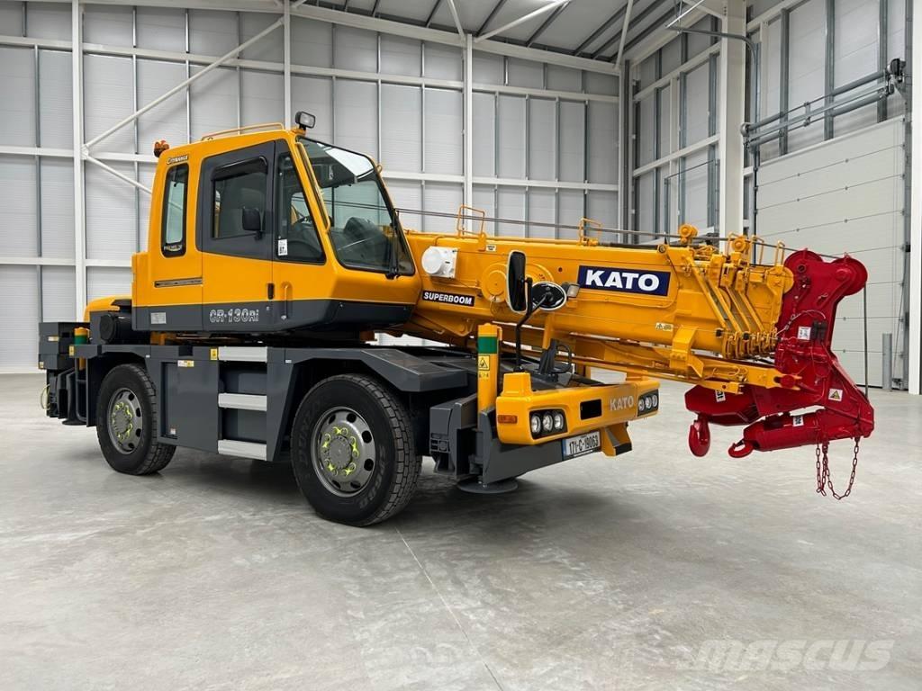 Kato CR 130 Ri رافعات صالحة لكل أنواع الطرق