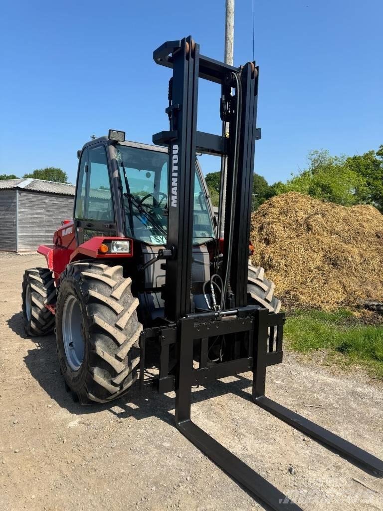 Manitou M 26.4 شاحنات الطرق الوعرة