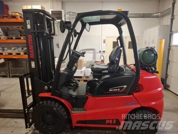 Manitou MI25G شاحنات الطرق الوعرة