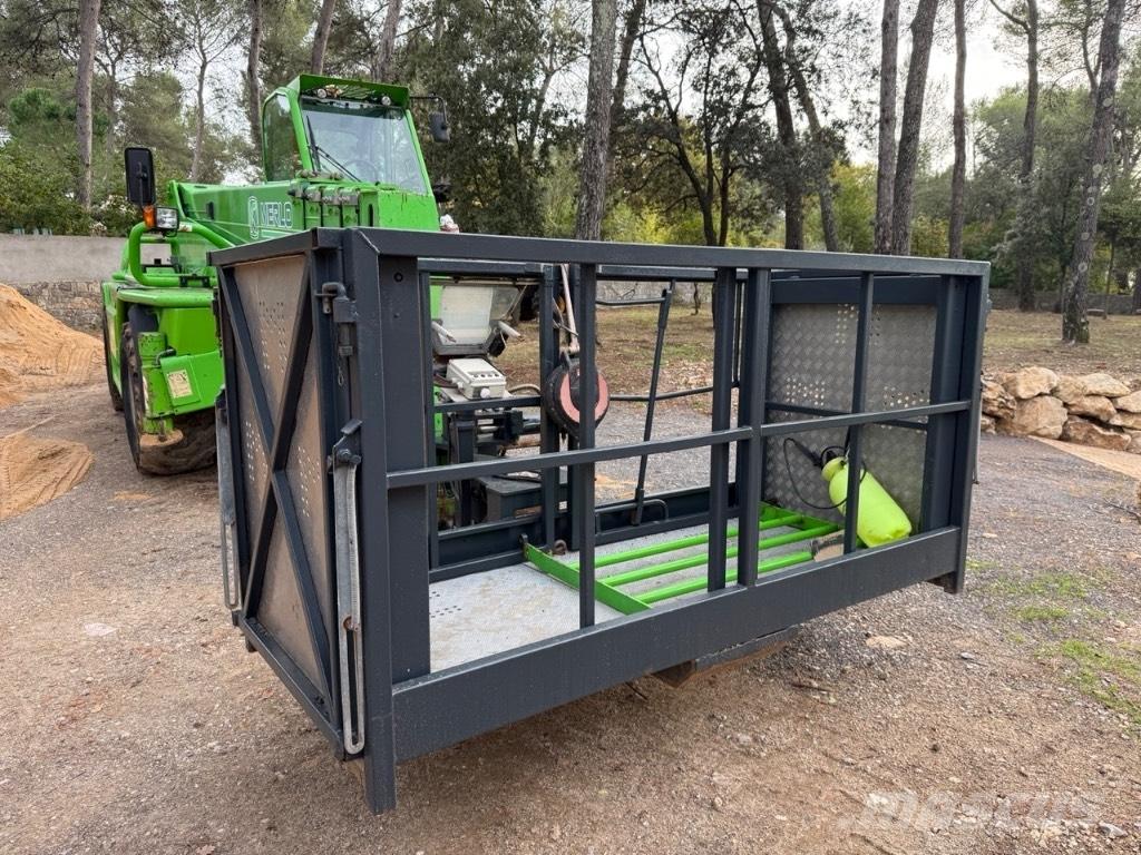 Merlo 40.25 مناولات متداخلة