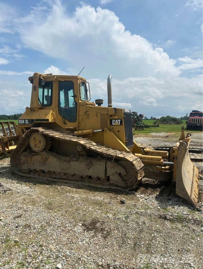 CAT D 5 H XL بلدوزرات مجنزرة