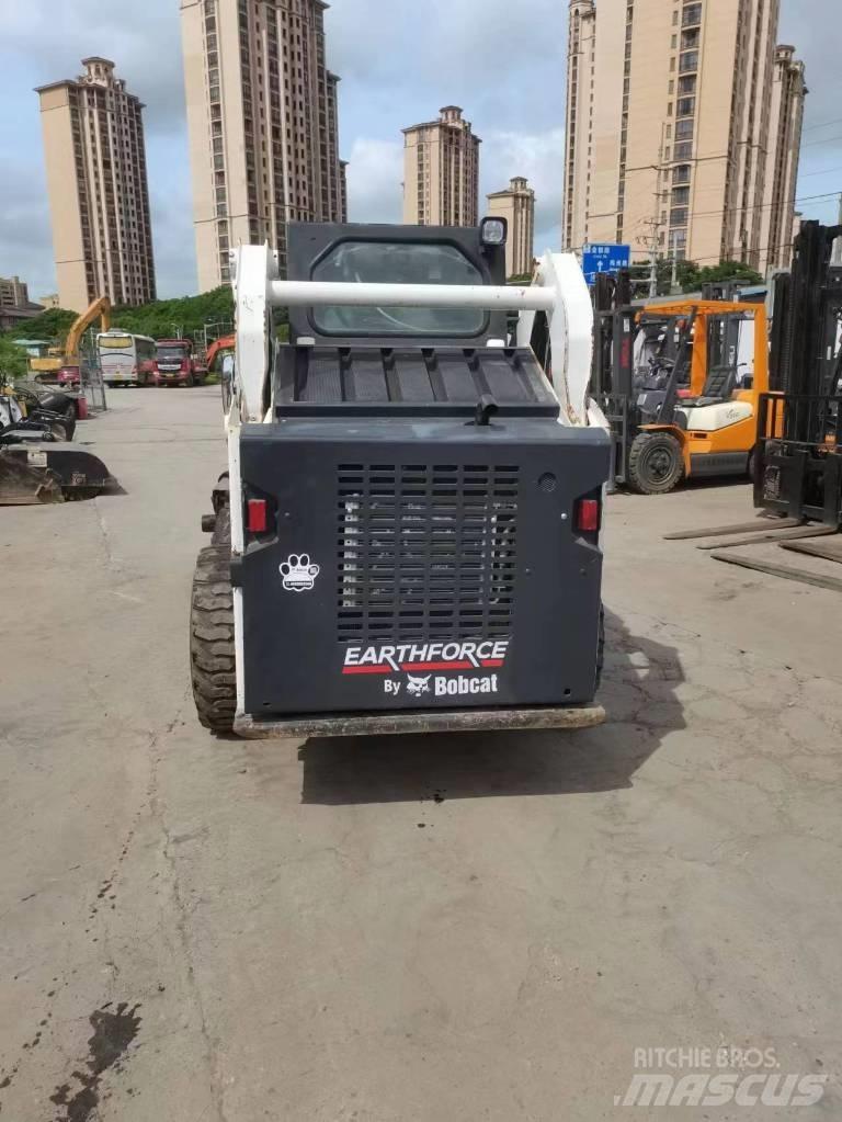 Bobcat S 18 لوادر انزلاقية التوجيه