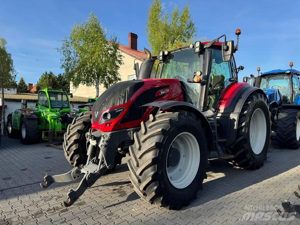 Valtra T234 VERSU الجرارات