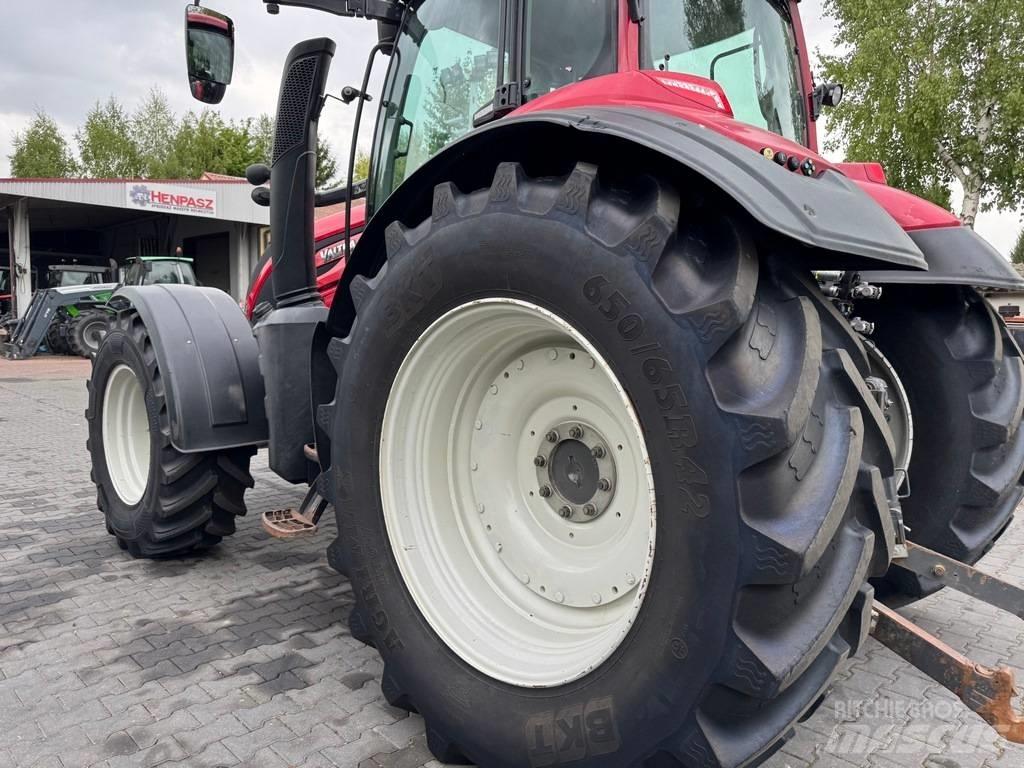 Valtra T234 VERSU الجرارات