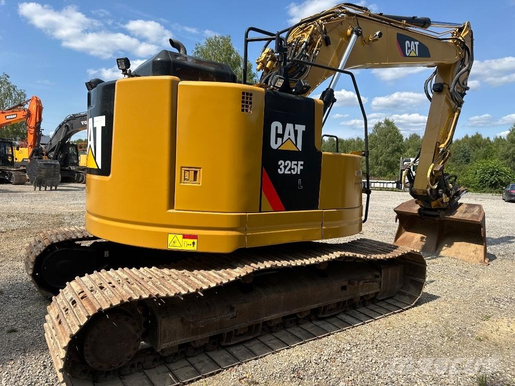 CAT 320FL حفارات زحافة