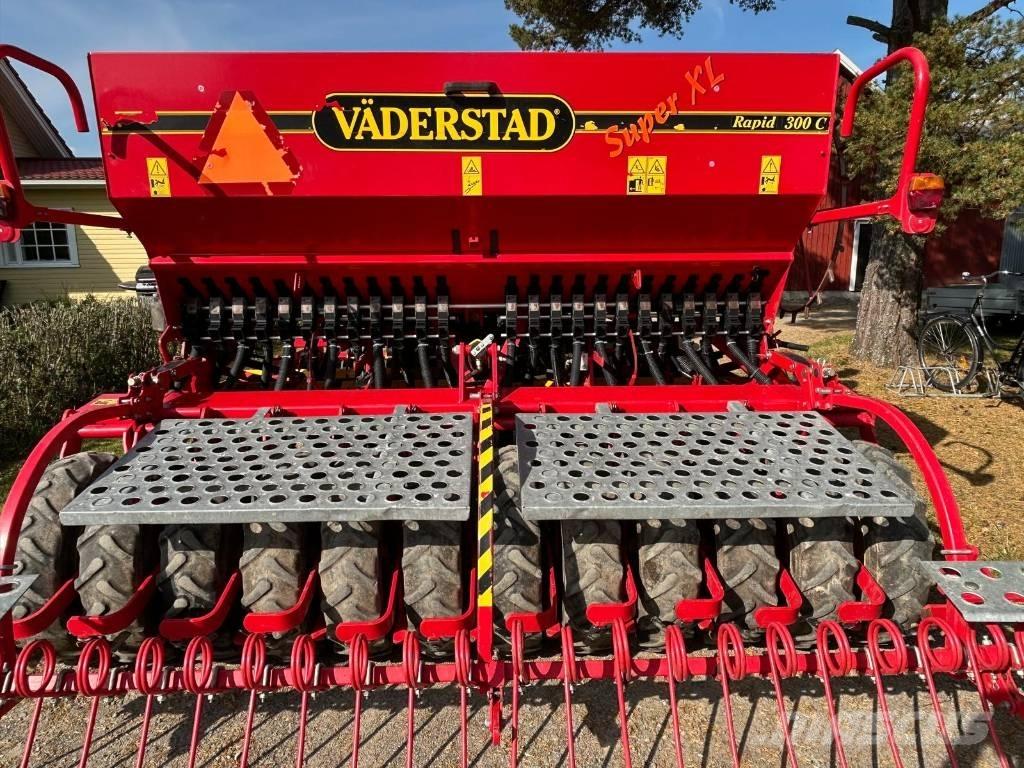 Väderstad RAPID 300C مثاقيب مدمجة