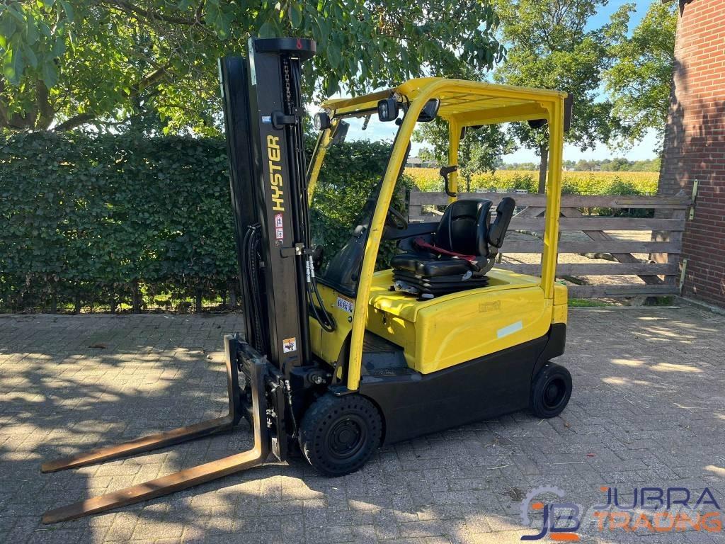 Hyster J1.6XN شاحنات ذات رافعات شوكية تعمل بالكهرباء
