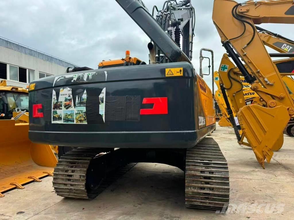 Hyundai R220LC-9S حفارات وسط 7 طن - 12 طن