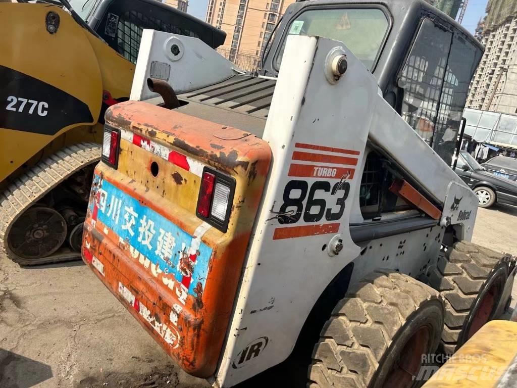 Bobcat S863 لوادر انزلاقية التوجيه