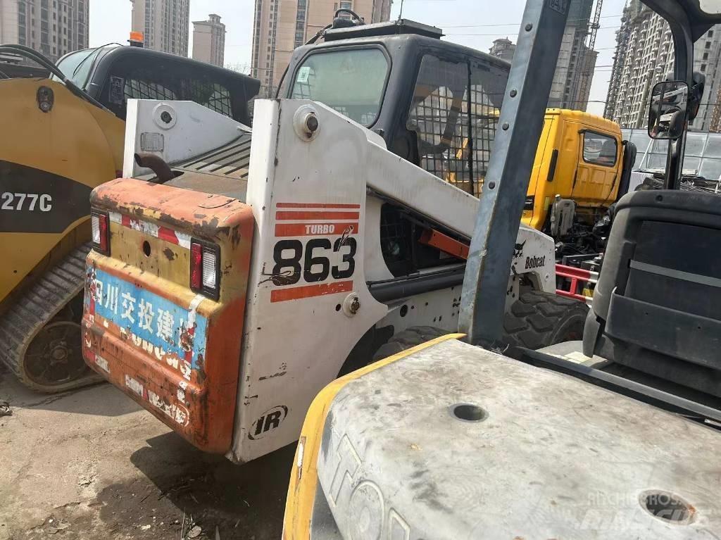 Bobcat S863 لوادر انزلاقية التوجيه