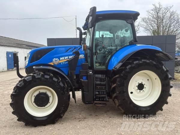 New Holland T7.210 الجرارات
