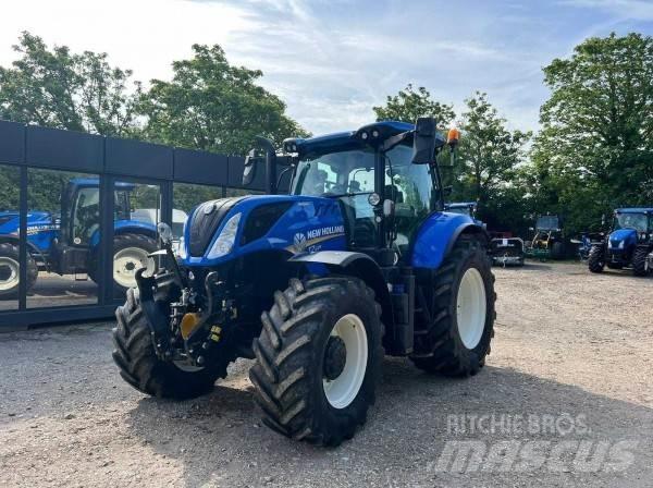 New Holland T7.225 الجرارات