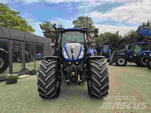 New Holland T7.260 الجرارات