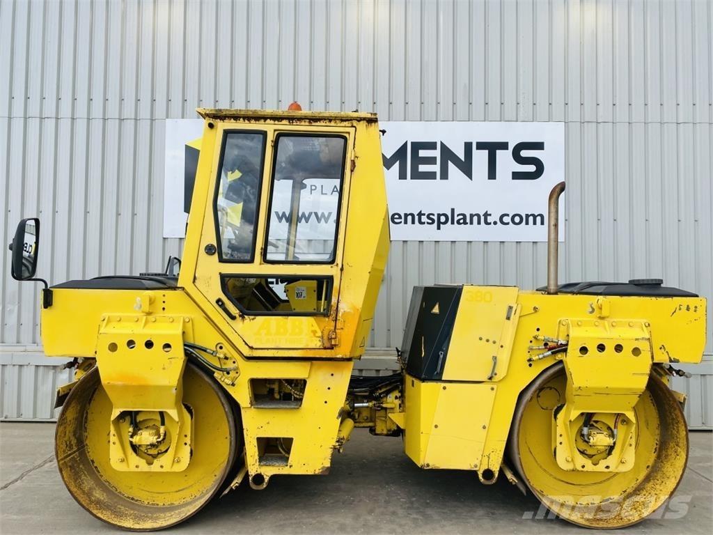 Bomag BW161AD-2 مداحل ثنائية الاسطوانة