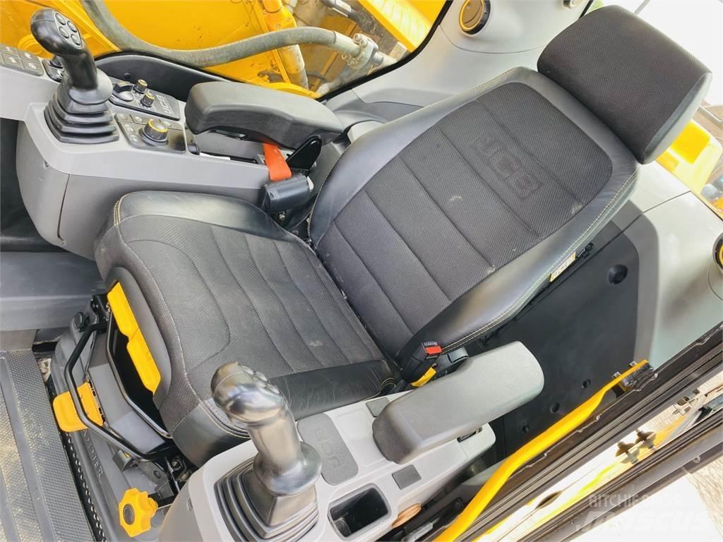 JCB 220X L حفارات زحافة
