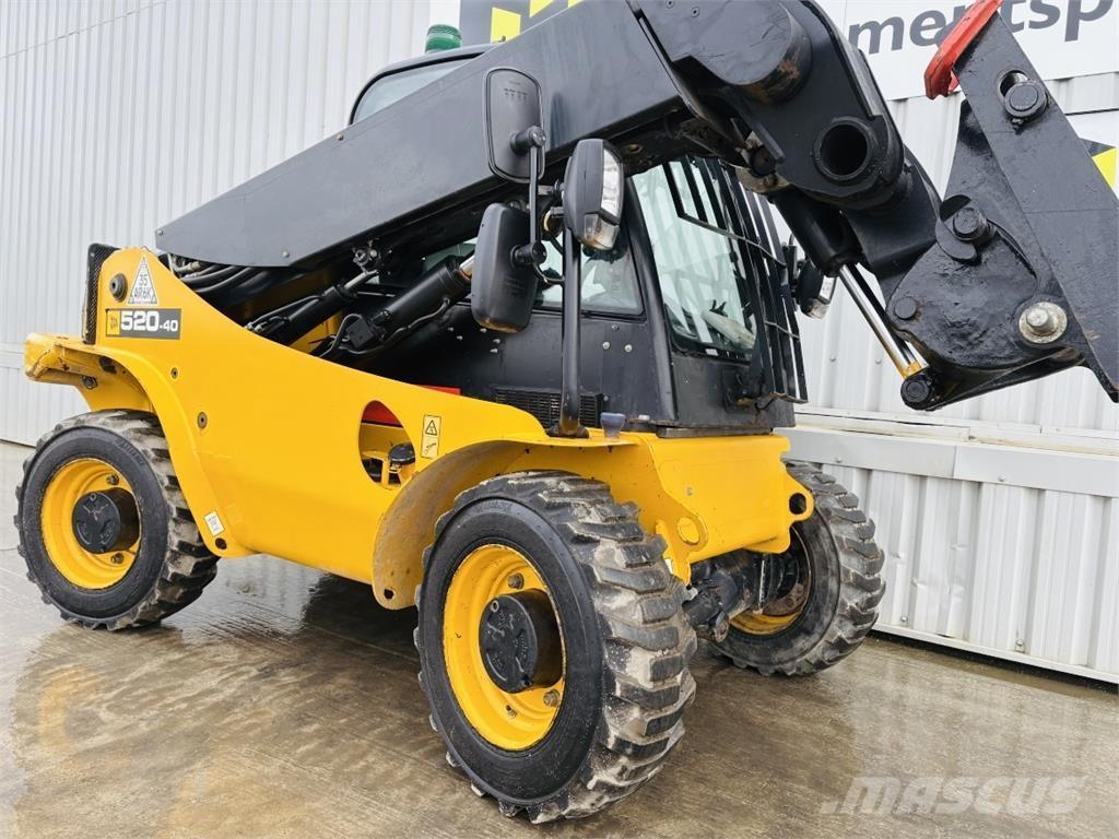 JCB 520-40 مناولات متداخلة