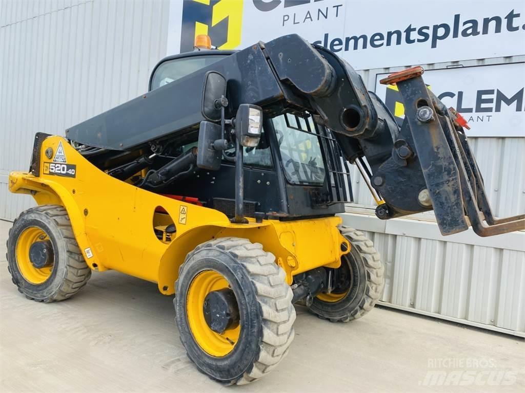 JCB 520-40 مناولات متداخلة