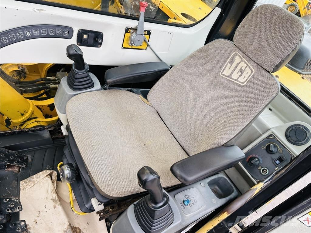 JCB JS160L حفارات زحافة