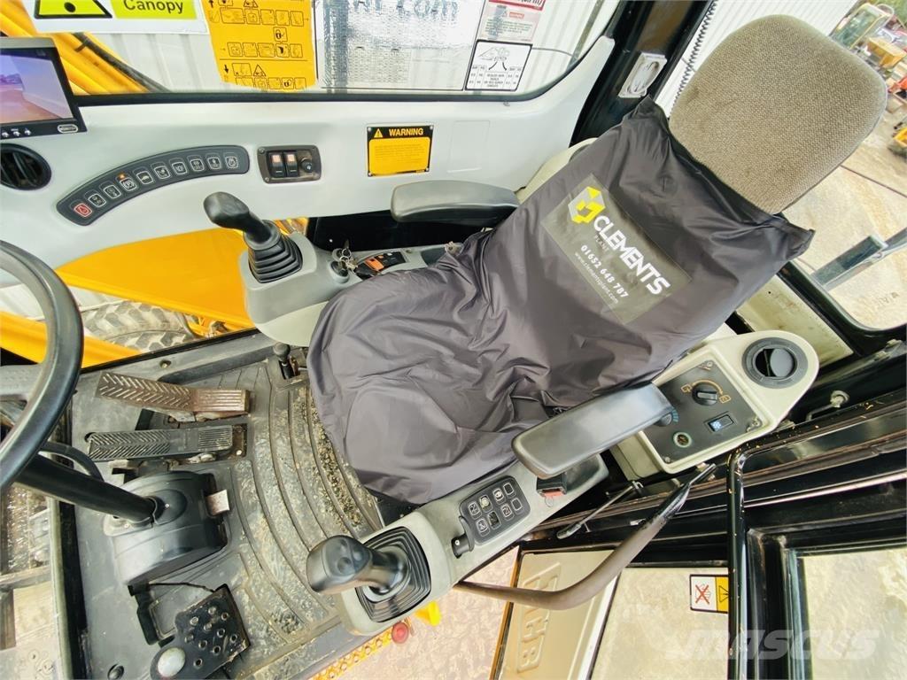 JCB JS160W حفارات زحافة