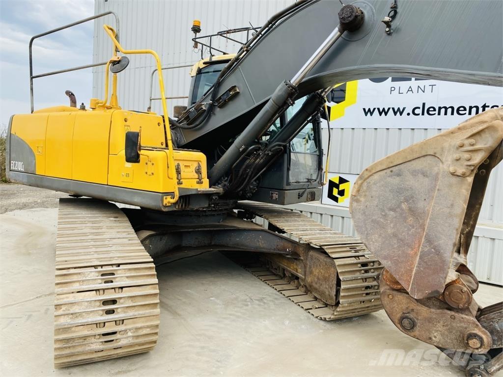 Volvo EC210CL حفارات زحافة