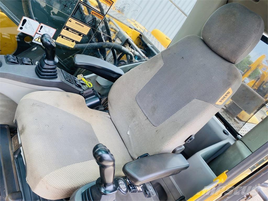 Volvo EC210CL حفارات زحافة