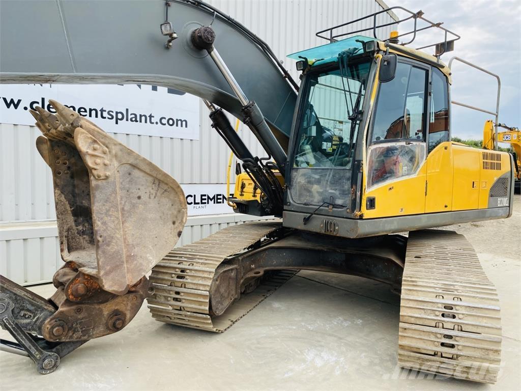 Volvo EC210CL حفارات زحافة