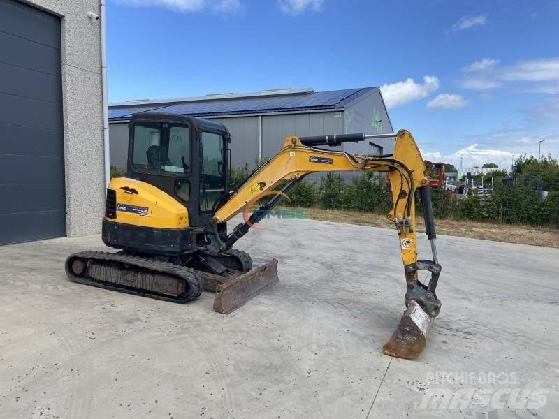 Bobcat E 35 حفارات بعجل