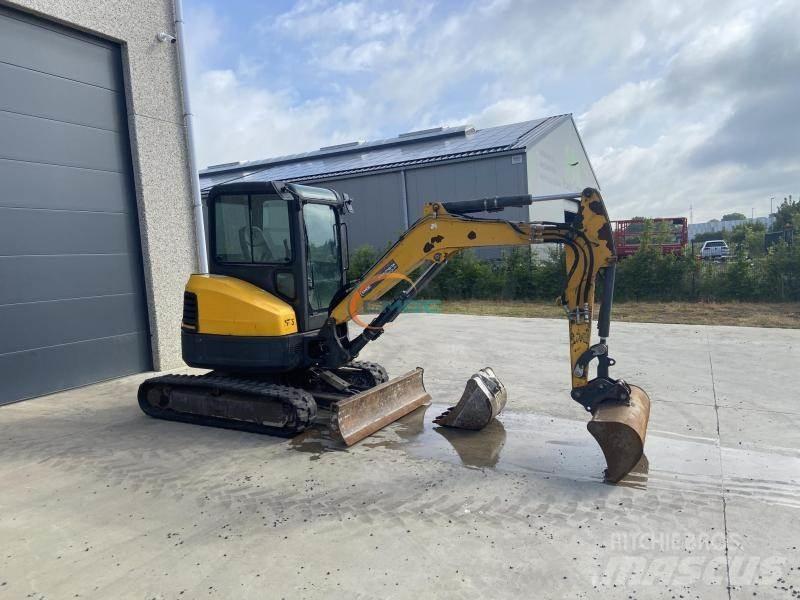Bobcat E 35 حفارات بعجل