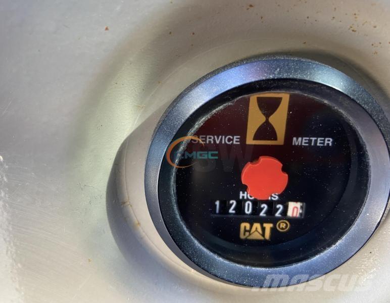 CAT 321C LCR حفارات بعجل