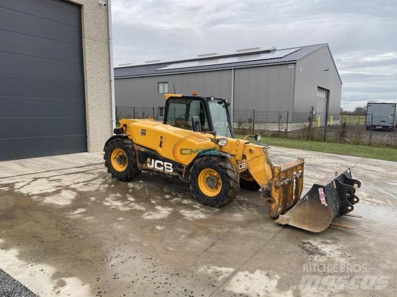 JCB 525.60 مناولات متداخلة