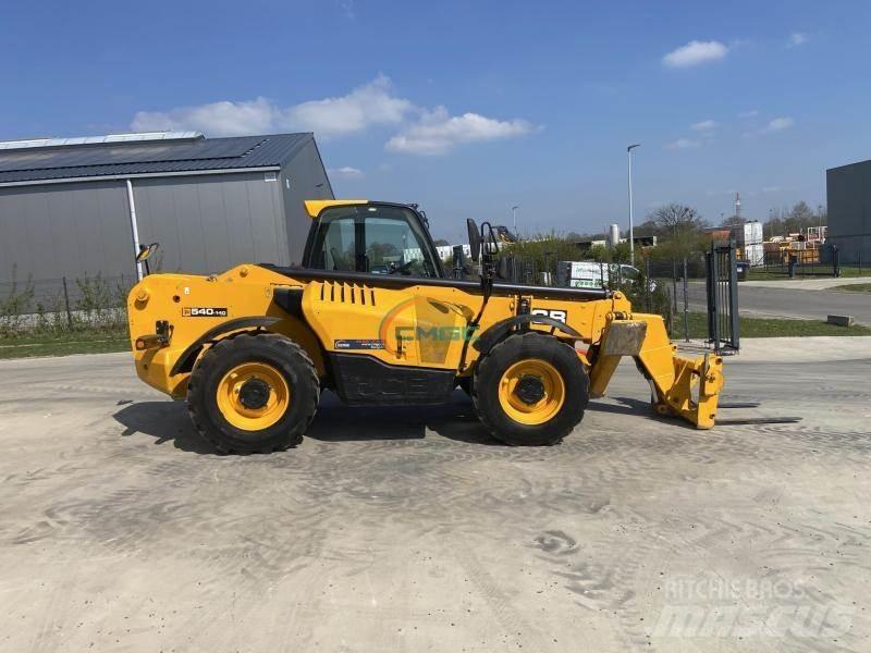 JCB 540-140 مناولات متداخلة