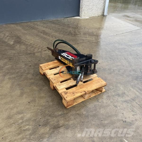 JCB HM012T مطارق / كسارات